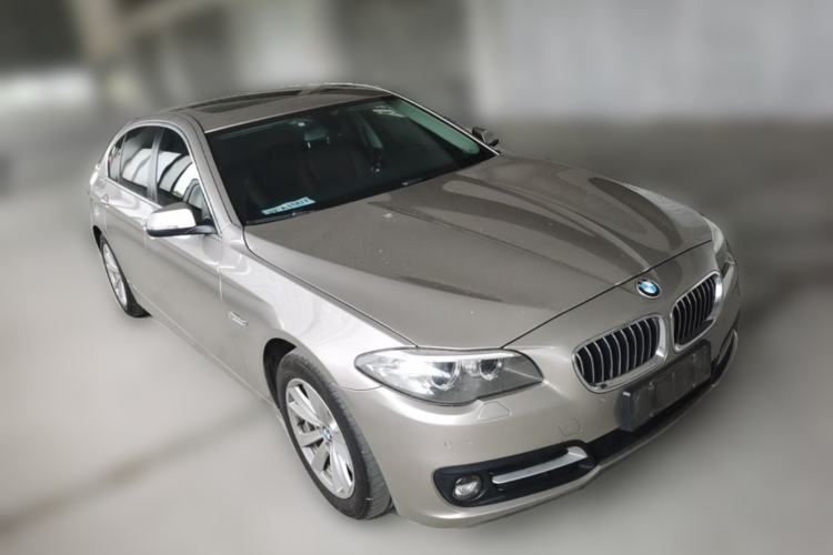 Used BMW 5 Series 2014 520Li Elegant Model Front Right 45 Deg