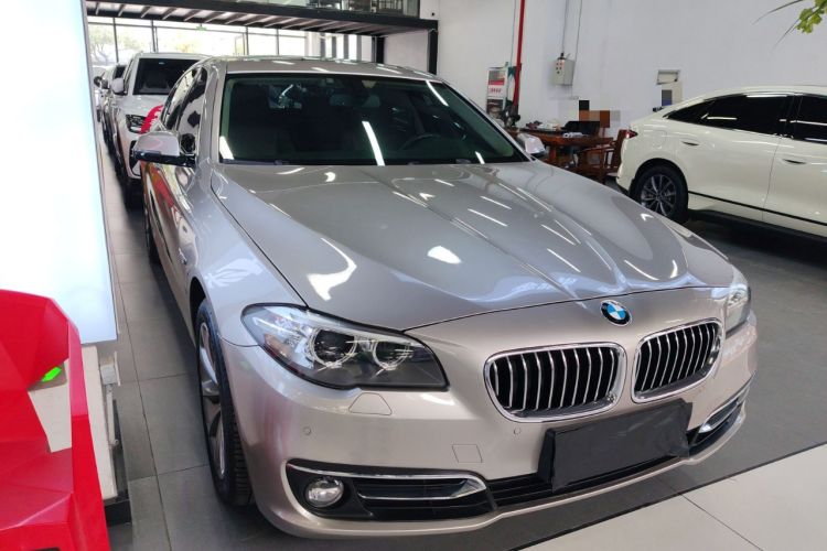 Used BMW 5 Series 2014 525Li Luxury Design Package Front Right 45 Deg