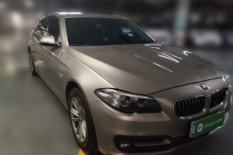 Used BMW 5 Series 2014 520Li Elegant Model Front Right 45 Deg