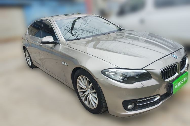 Used BMW 5 Series 2014 528Li Leading Model Front Right 45 Deg