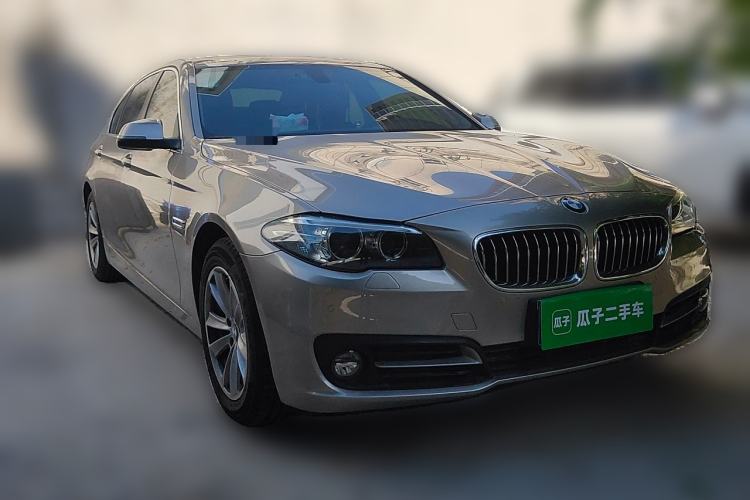 Used BMW 5 Series 2014 520Li Elegant Model Front Right 45 Deg