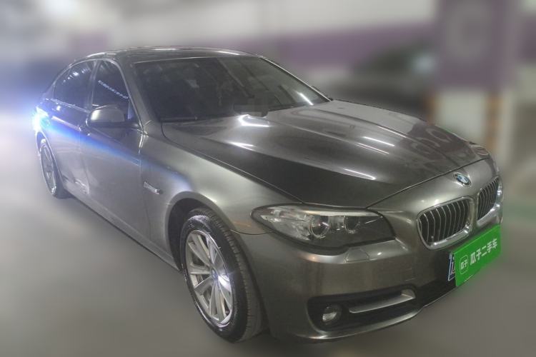 Used BMW 5 Series 2014 520Li Elegant Model Front Right 45 Deg