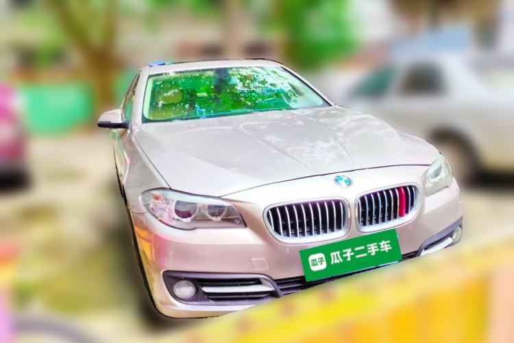 Used BMW 5 Series 2014 520Li Elegant Model Front Right 45 Deg