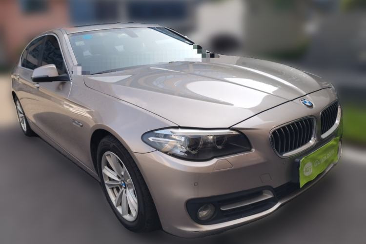Used BMW 5 Series 2014 520Li Elegant Model Front Right 45 Deg