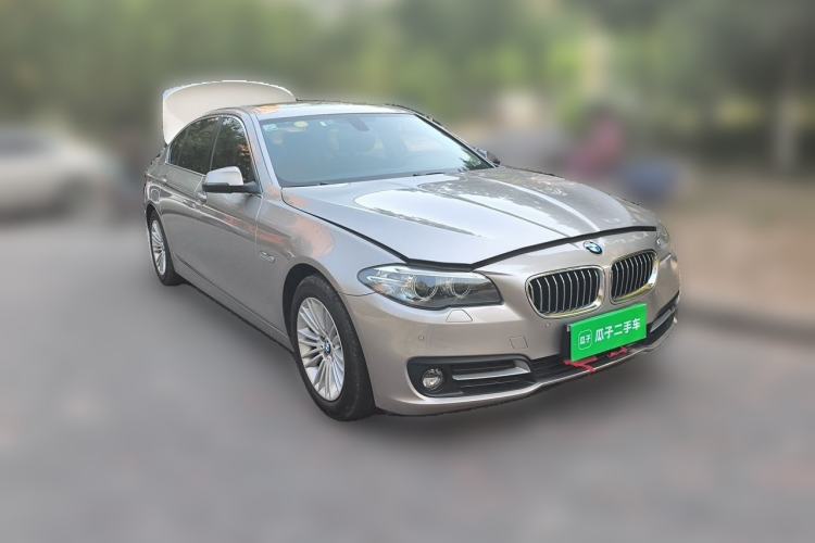 Used BMW 5 Series 2014 525Li Leading Model Front Right 45 Deg