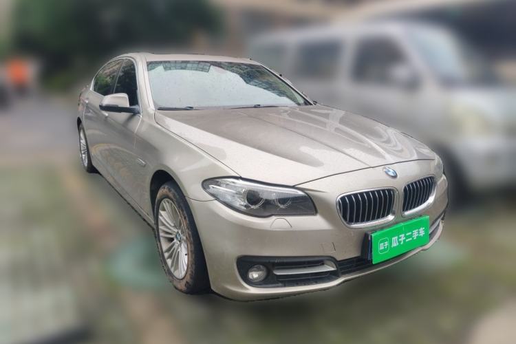 Used BMW 5 Series 2014 525Li Leading Model Front Right 45 Deg