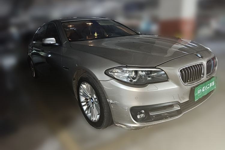 Used BMW 5 Series 2014 525Li Leading Model Front Right 45 Deg