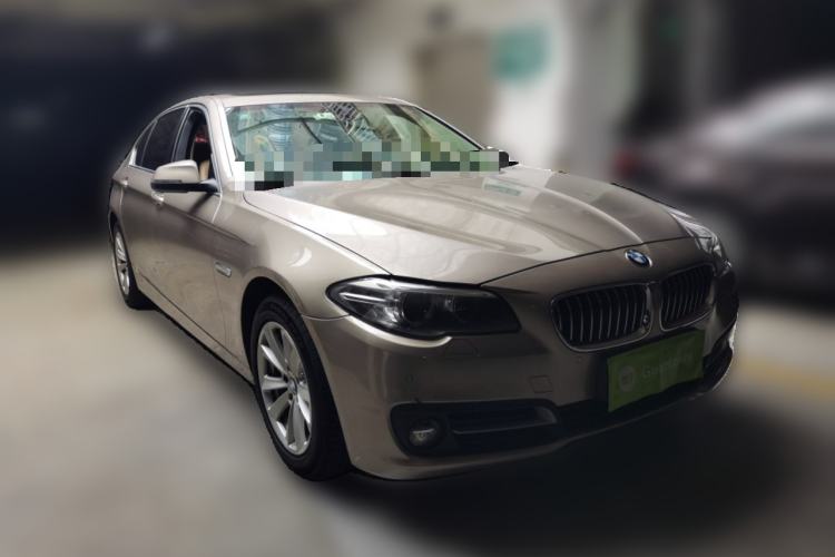 Used BMW 5 Series 2014 520Li Elegant Model Front Right 45 Deg