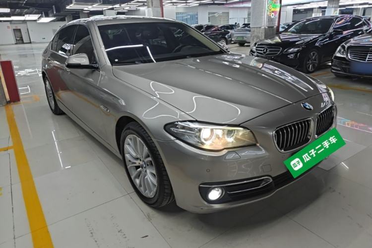 Used BMW 5 Series 2014 525Li Luxury Design Package Front Right 45 Deg