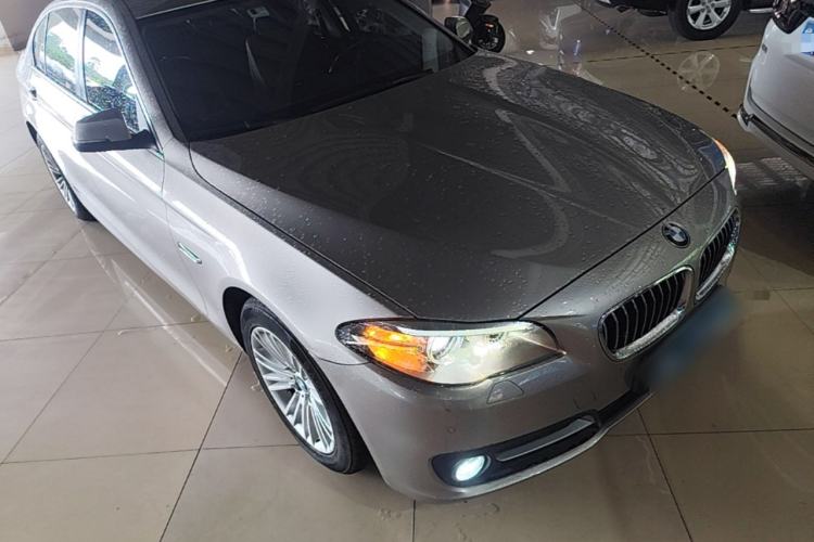 Used BMW 5 Series 2014 525Li Leading Model Front Right 45 Deg