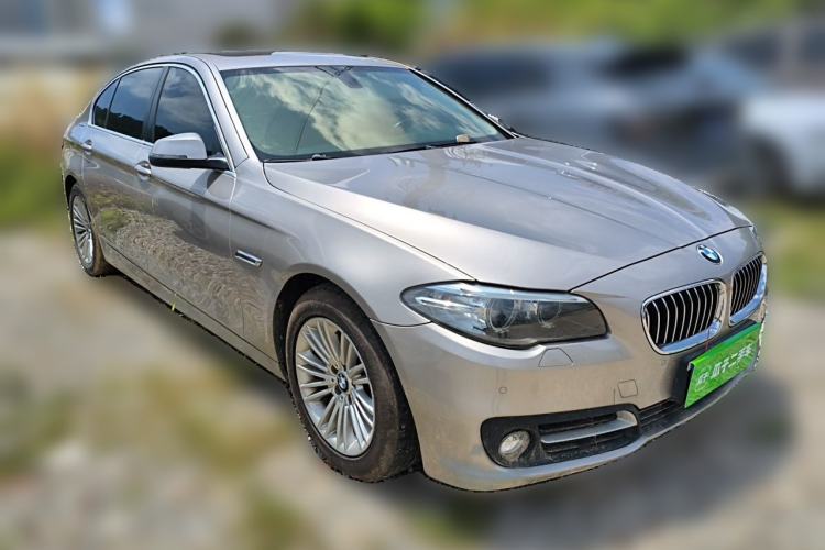 Used BMW 5 Series 2014 525Li Leading Model Front Right 45 Deg