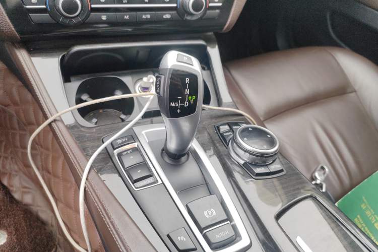 Used BMW 5 Series 2014 525Li Luxury Design Package Gear Lever