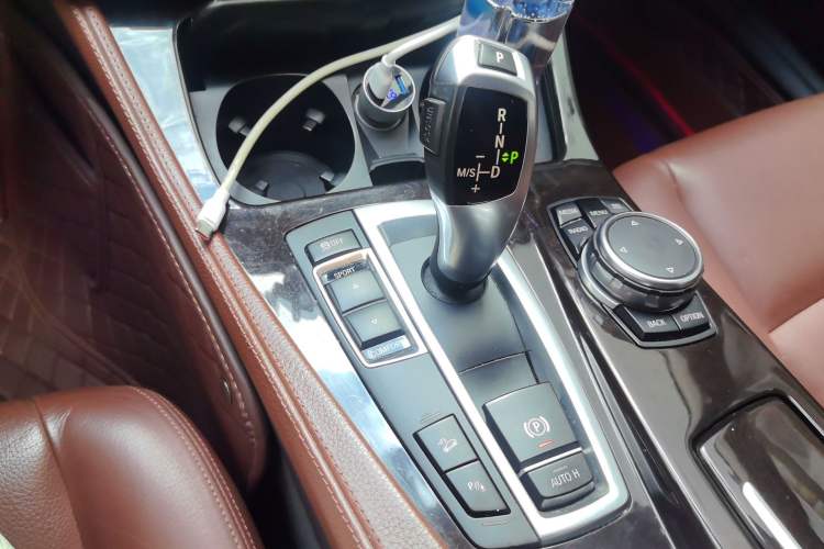 Used BMW 5 Series 2014 528Li xDrive Fashion Design Package Gear Lever
