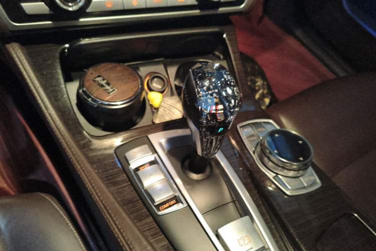 Used BMW 5 Series 2014 525Li Luxury Design Package Gear Lever