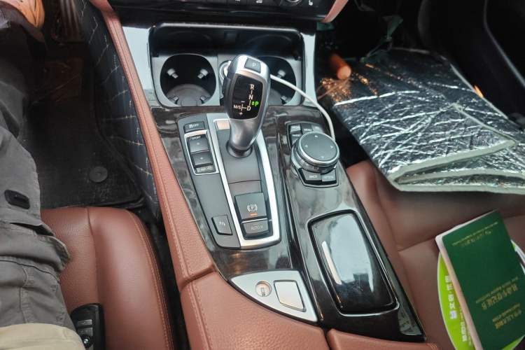 Used BMW 5 Series 2014 528Li Leading Model Gear Lever