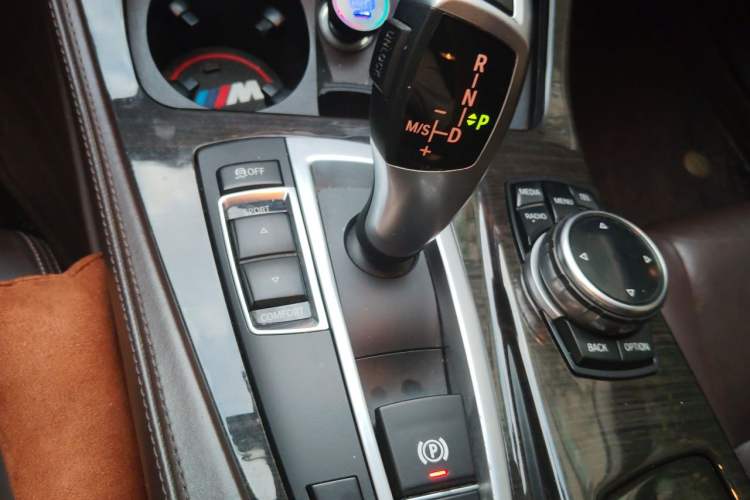 Used BMW 5 Series 2014 525Li Luxury Design Package Gear Lever