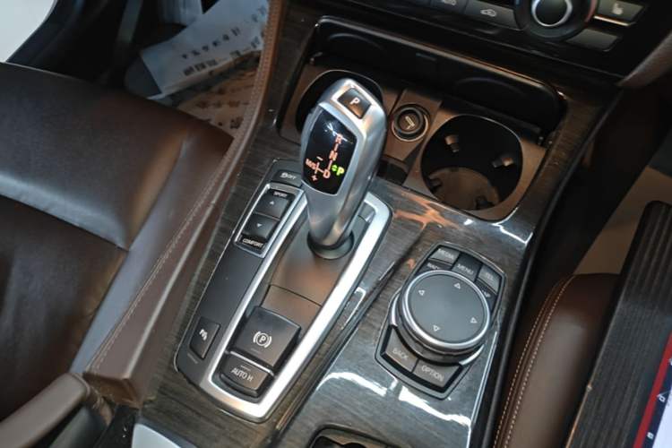 Used BMW 5 Series 2014 525Li Luxury Design Package Gear Lever
