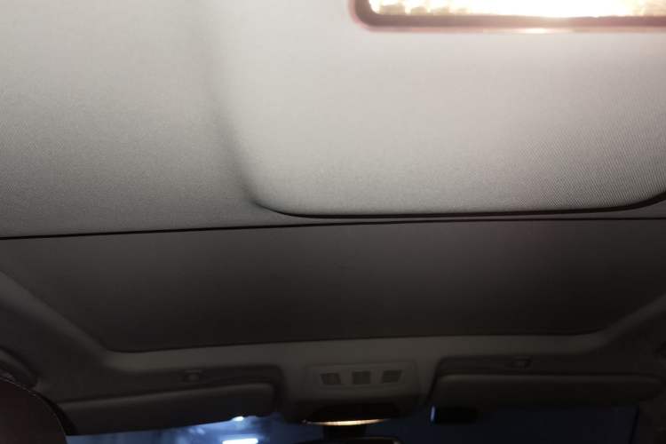 Used BMW 5 Series 2014 525Li Luxury Design Package Headliner