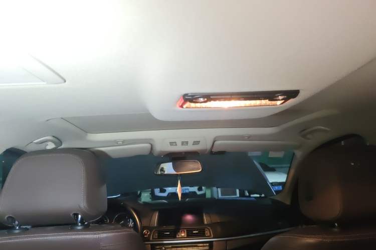 Used BMW 5 Series 2014 525Li Luxury Design Package Headliner