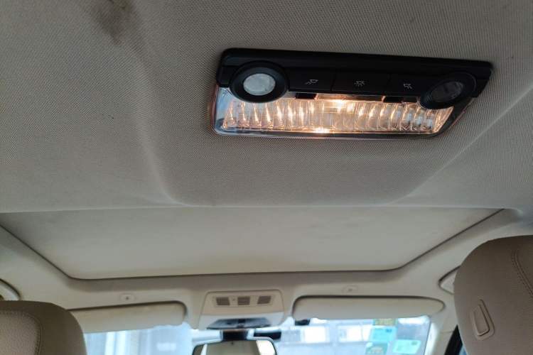 Used BMW 5 Series 2014 525Li Luxury Design Package Headliner