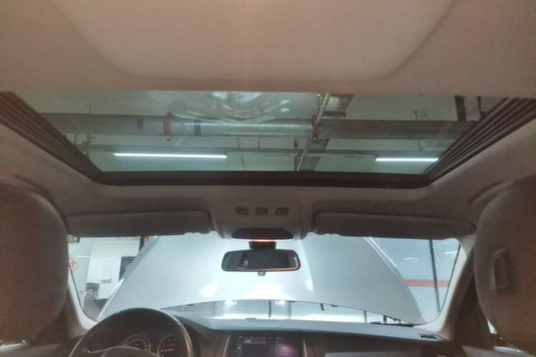 Used BMW 5 Series 2014 525Li Luxury Design Package Headliner