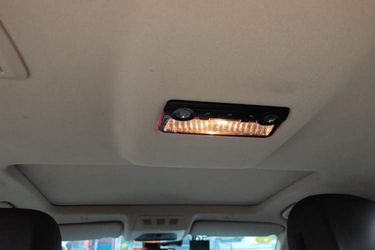 Used BMW 5 Series 2014 525Li Luxury Design Package Headliner