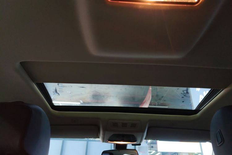 Used BMW 5 Series 2014 525Li Luxury Design Package Headliner