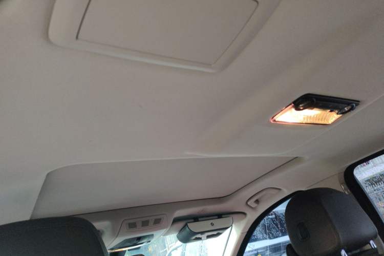 Used BMW 5 Series 2014 525Li Luxury Design Package Headliner