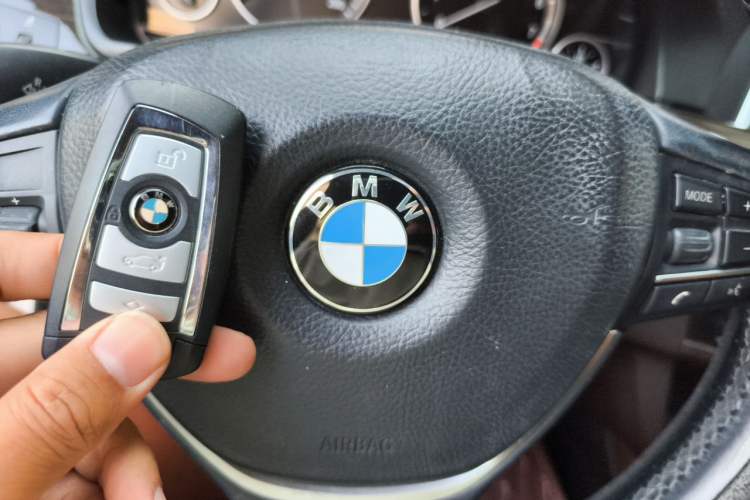 Used BMW 5 Series 2014 525Li Luxury Design Package Interior 1