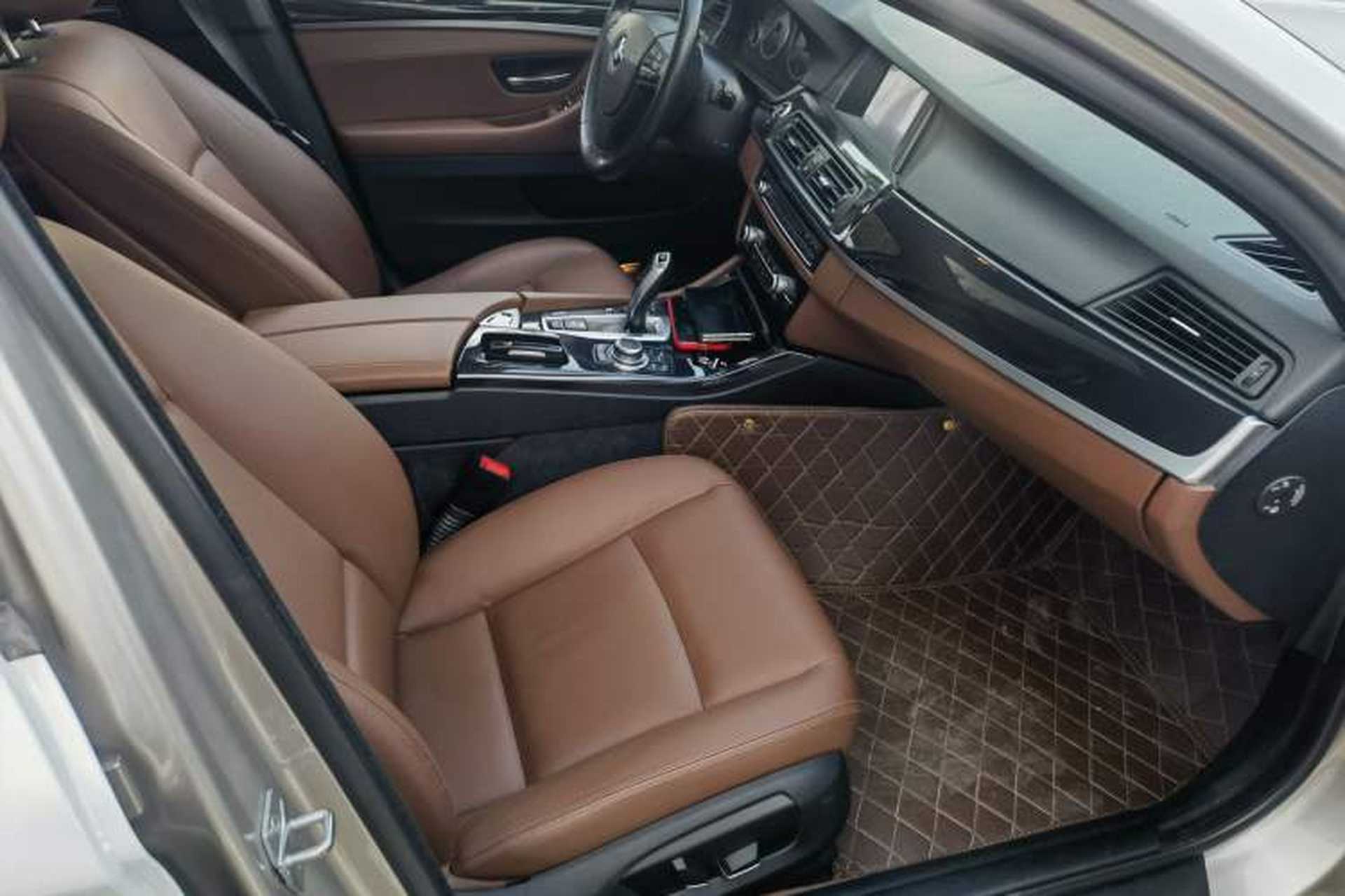 Used BMW 5 Series 2014 520Li Elegant Model Interior 2