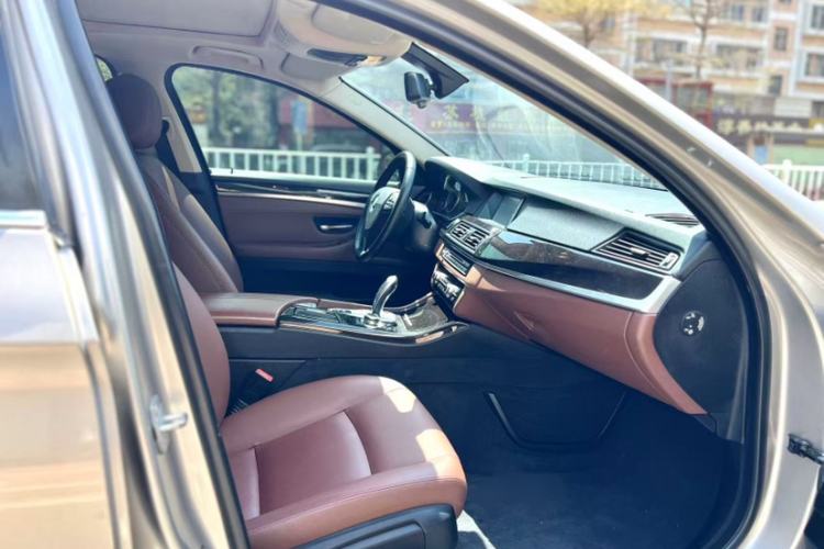Used BMW 5 Series 2014 525Li Leading Model Interior 3