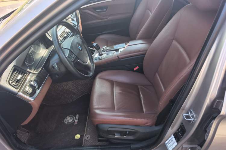 Used BMW 5 Series 2014 525Li Leading Model Interior 3