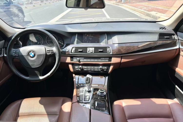 Used BMW 5 Series 2014 525Li Leading Model Interior 4