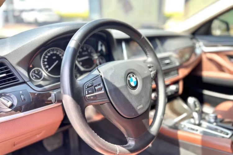 Used BMW 5 Series 2014 525Li Leading Model Interior 5