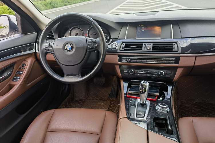 Used BMW 5 Series 2014 520Li Elegant Model Interior 5