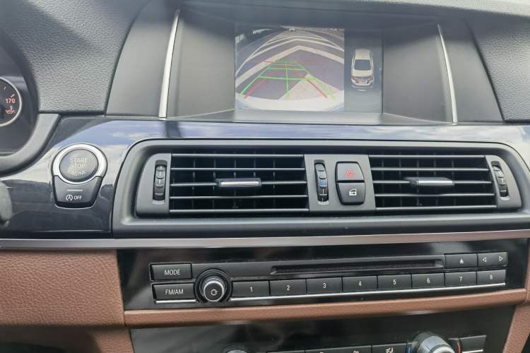 Used BMW 5 Series 2014 520Li Elegant Model Interior 6
