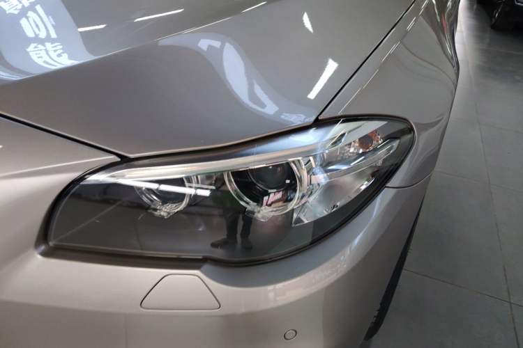 Used BMW 5 Series 2014 525Li Luxury Design Package Left Front Headlight