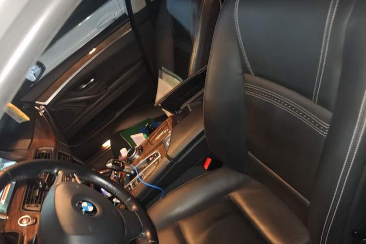 Used BMW 5 Series 2014 525Li Luxury Design Package Left Front Seat
