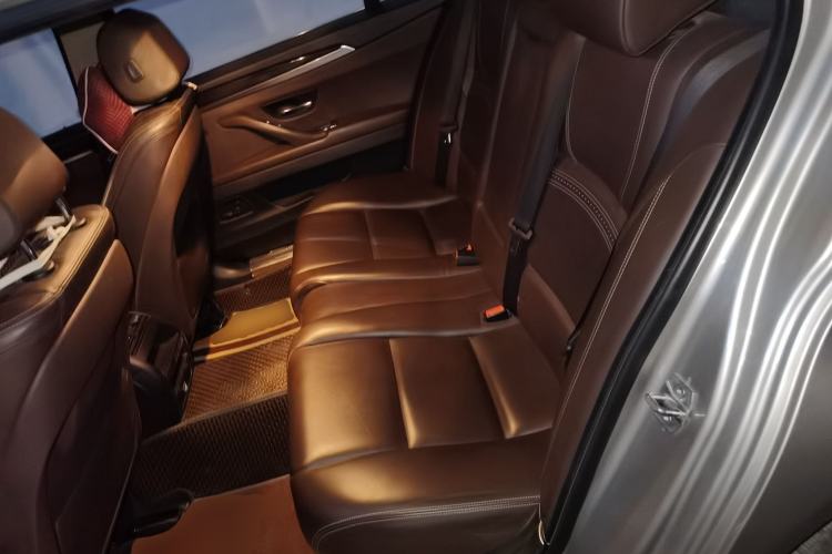 Used BMW 5 Series 2014 525Li Luxury Design Package Left Rear Seat