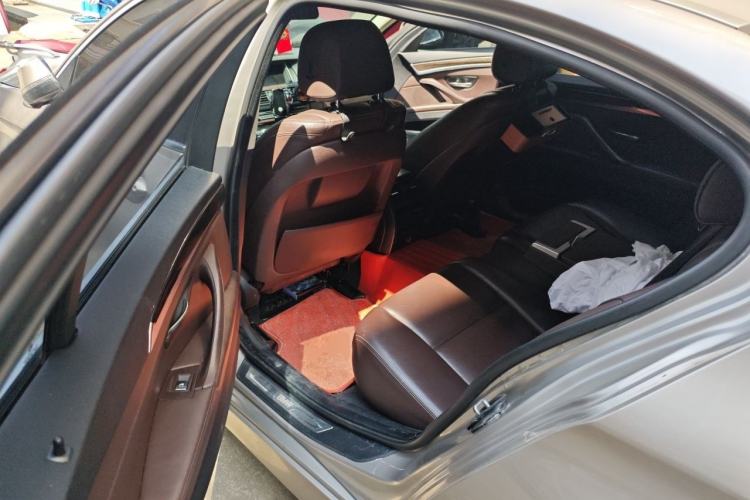Used BMW 5 Series 2014 525Li Luxury Design Package Left Rear Seat