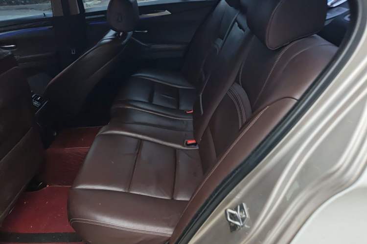Used BMW 5 Series 2014 525Li Luxury Design Package Left Rear Seat