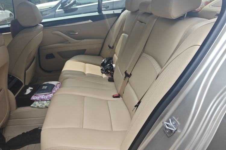 Used BMW 5 Series 2014 525Li Luxury Design Package Left Rear Seat