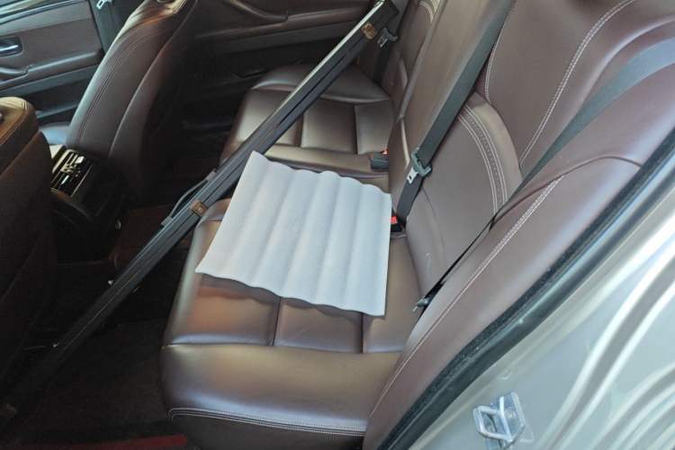 Used BMW 5 Series 2014 525Li Luxury Design Package Left Rear Seat
