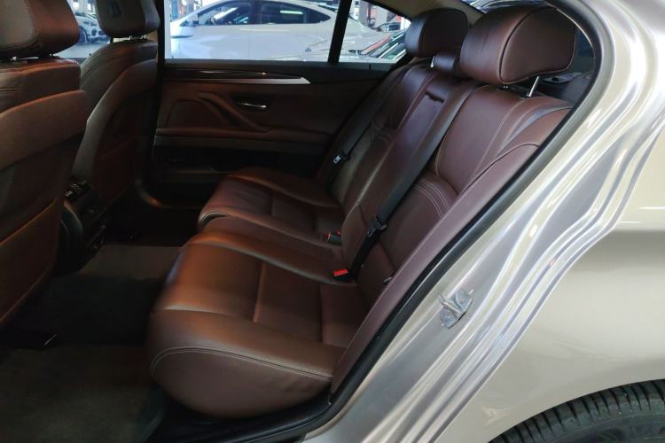 Used BMW 5 Series 2014 525Li Luxury Design Package Left Rear Seat
