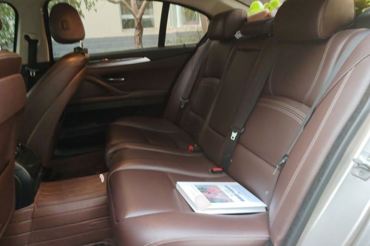 Used BMW 5 Series 2014 525Li Luxury Design Package Left Rear Seat
