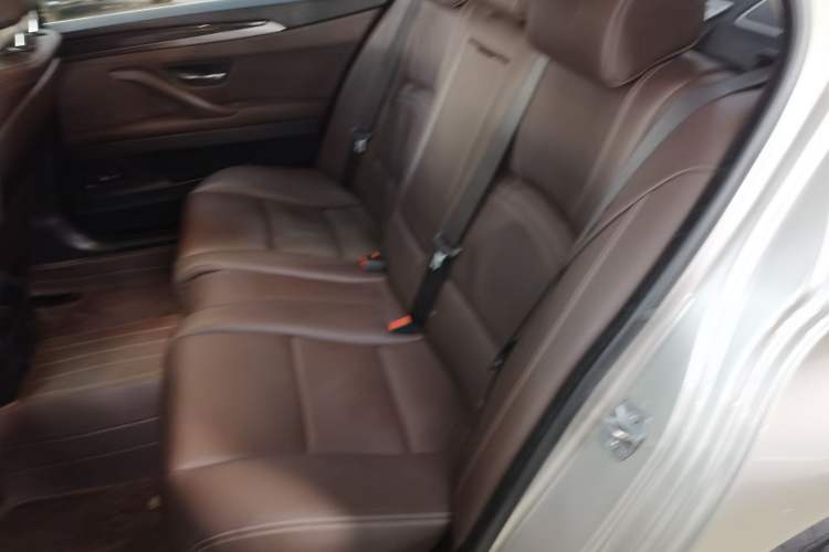 Used BMW 5 Series 2014 525Li Luxury Design Package Left Rear Seat