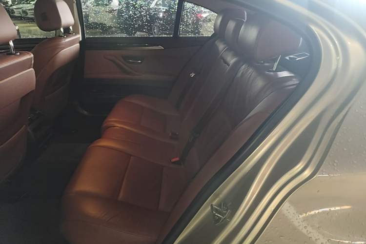 Used BMW 5 Series 2014 525Li Leading Model Left Rear Seat