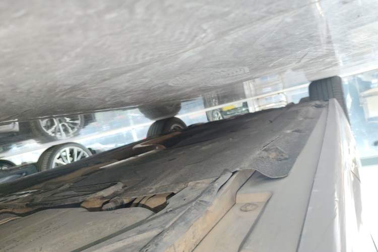 Used BMW 5 Series 2014 525Li Leading Model Left Side Sill
