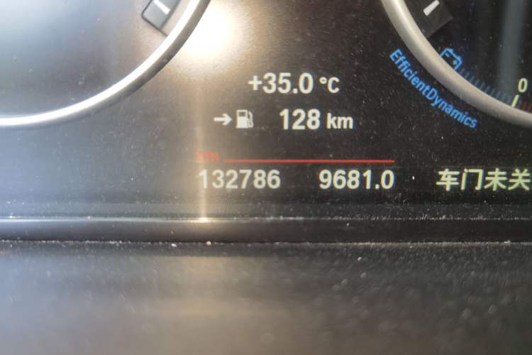 Used BMW 5 Series 2014 525Li Luxury Design Package Odometer Close Up