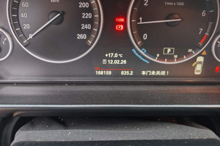 Used BMW 5 Series 2014 525Li Luxury Design Package Odometer Close Up
